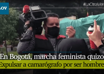 Marcha feminista en Bogotá quiso expulsar a camarógrafo de Nociciero CM& solo por ser hombre
