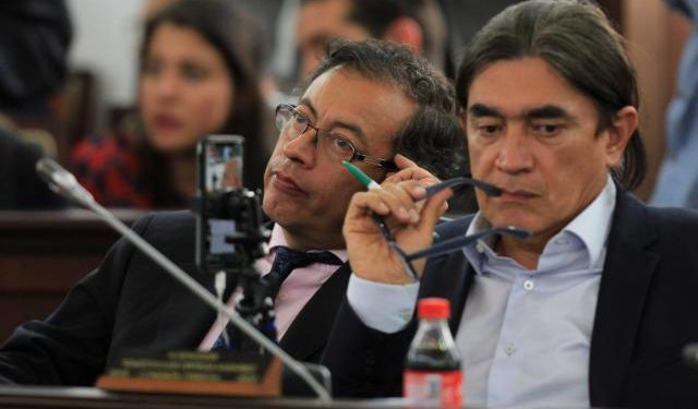 ¿Porqué Petro no sale a marchar en las manifestaciones? su aliado el Senador Bolívar resolvió esta inquietud