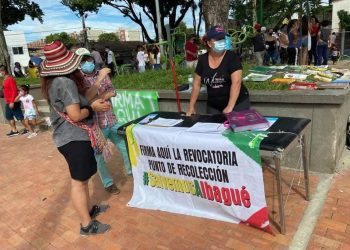 Comité de Revocatoria en contra de Hurtado consiguió 30.000 firmas