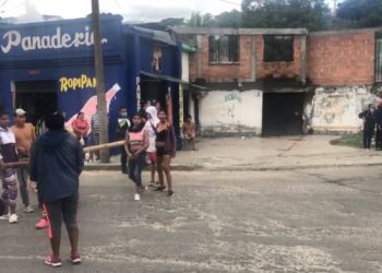 Damnificados del rĆo Combeima piden la presencia de Hurtado