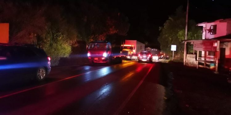 Por exceso de vehículos la vía Cajamarca –  Ibagué registra movilidad lenta