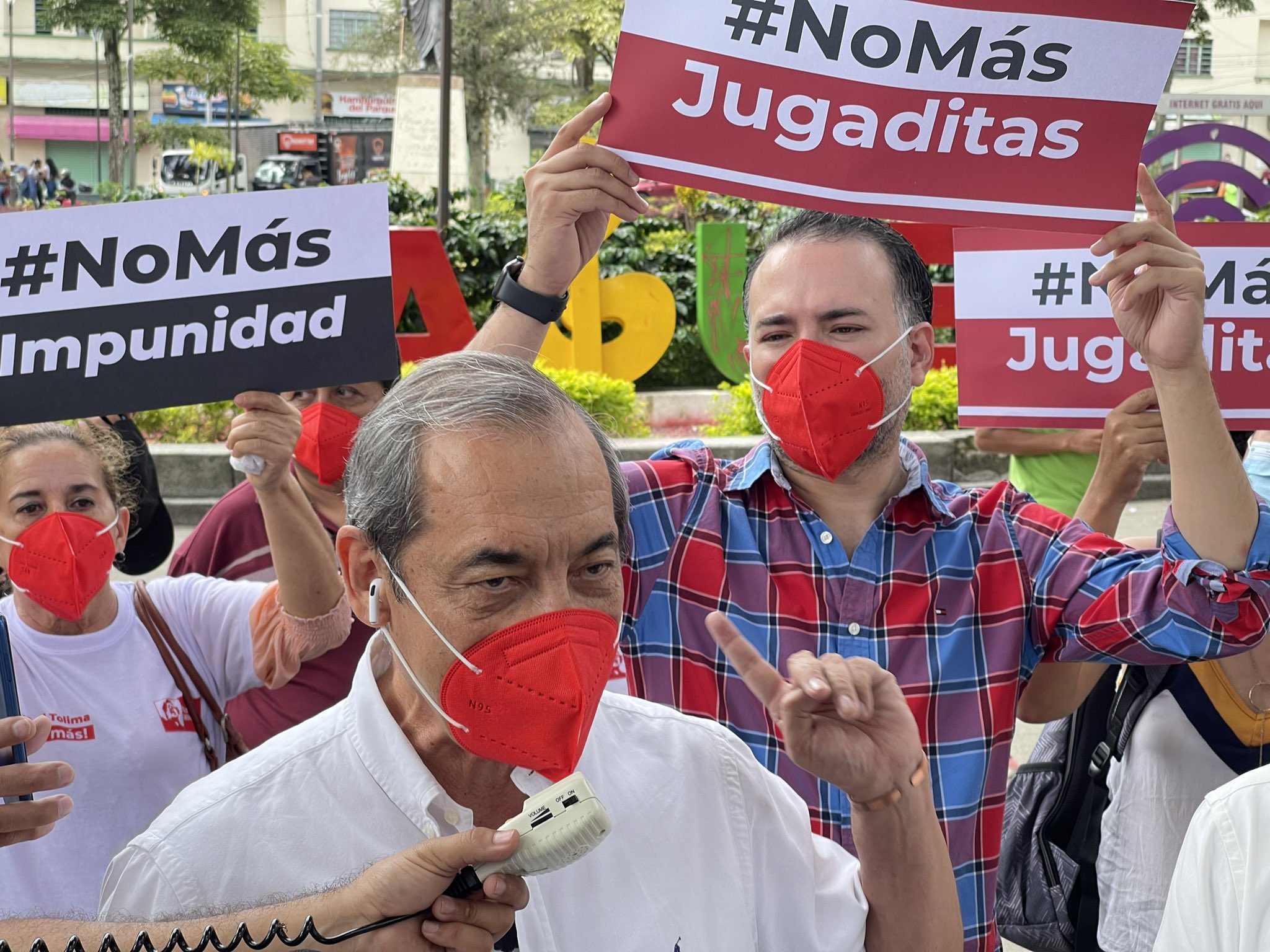 Guillermo Pérez busca meterle presión al caso de piques ilegales en contra  de Hurtado - La Otra Verdad