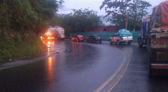 Con pasos alternos está la vía Ibagué – Armenia