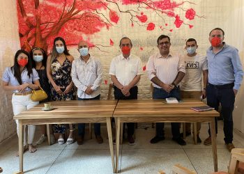 Candidato Guillermo Pérez cuestionó la ostentosa campaña de Óscar Barreto