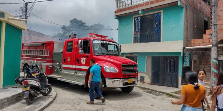 Incendio estructural en el barrio Vega del Yuldaima, Ibagué