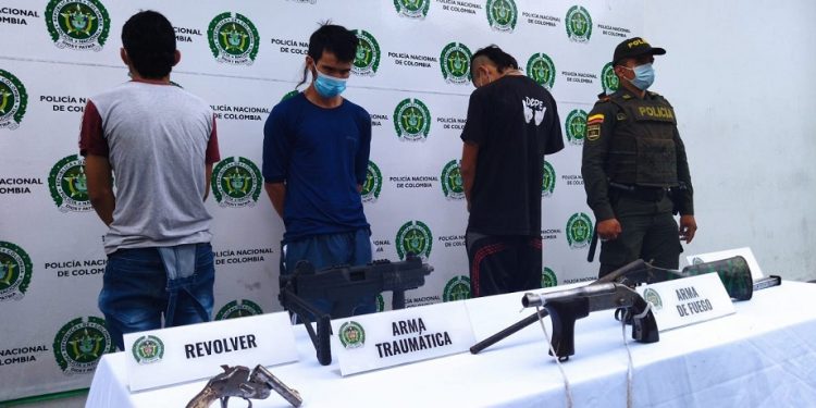 Cuatro capturados por porte ilegal de armas en Ibagué