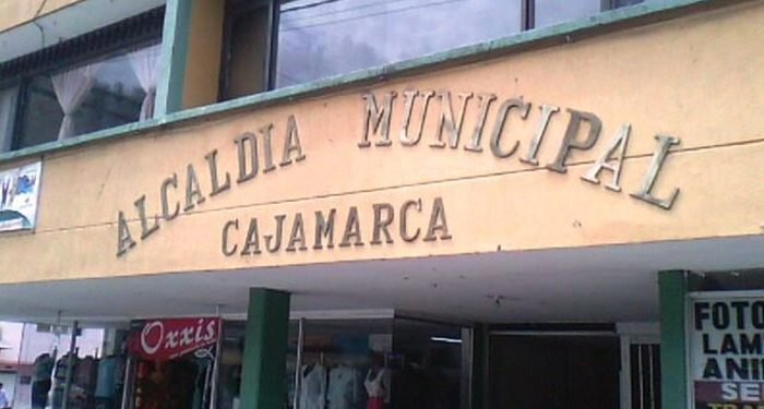 Salpicada por proselitismo político funcionaria de la administración de Julio Roberto Malagón