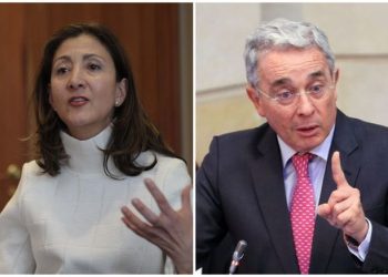 A Ingrid Betancourt le hacen coquitos desde el Uribismo