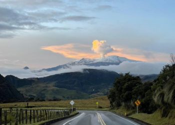 Volcán Nevado del Ruiz reporto emisión de cenizas volcánica