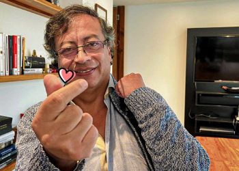 Petro gana en encuesta del Centro Nacional de Consultoría