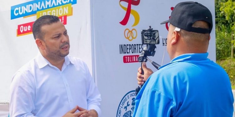 Alexander Castro lanzó pullas a las concesionarias viales