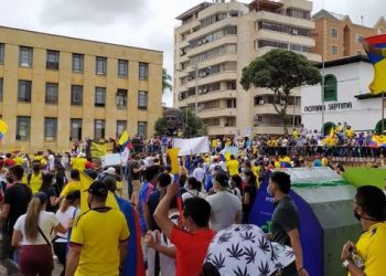 Docentes del Tolima podrían irse a paro