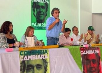 Fajardo se siente confiado que ganará en primera y segunda vuelta a Petro