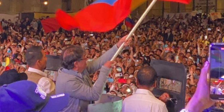 Con mucha energía fue el cierre de Camapaña de Gustavo Petro y Francia Márquez