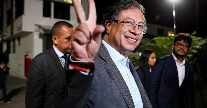Gustavo Petro se mantiene de primeros boletines