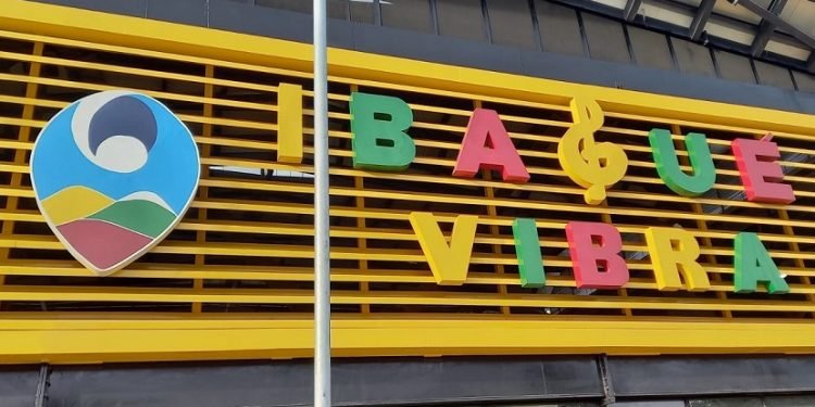 Administración Hurtado aún no desmontó el letrero «Ibagué Vibra» del Coliseo de Combate