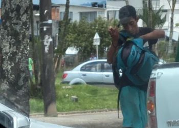 Limpia vidrios intimida a conductores en Ibagué