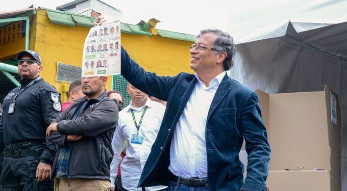 “Tres candidatos a la segunda vuelta presidencial en Colombia: Petro, Hernández y el miedo a Petro”, Germán Sánchez