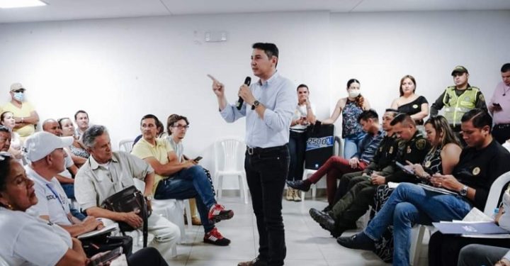 Alcalde llegó a la Arboleda del Campestre con soluciones para la comunidad