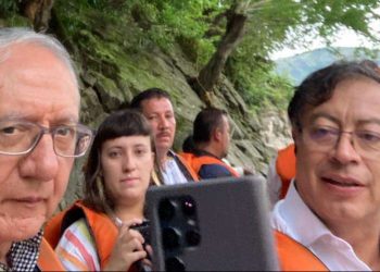 ¿Se bajará Guillermo Alfonso Jaramillo de la campaña de Petro?