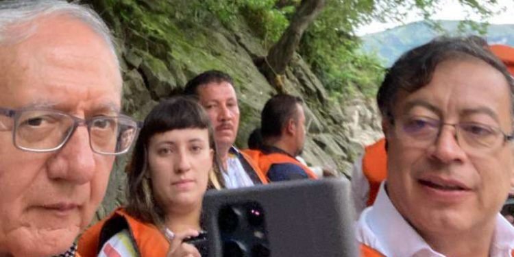 ¿Se bajará Guillermo Alfonso Jaramillo de la campaña de Petro?