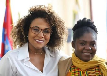 “Acojo el llamado de mi amiga Francia y le entrego mi voto”, Mabel Lara