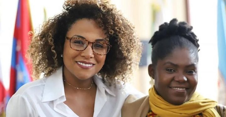 “Acojo el llamado de mi amiga Francia y le entrego mi voto”, Mabel Lara