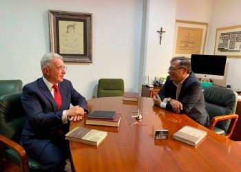 Las imágenes y lo que dejó de la reunión entre Gustavo Petro y Álvaro Uribe