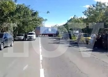 Bloquean por falta de agua la vía de la variante de Ibagué