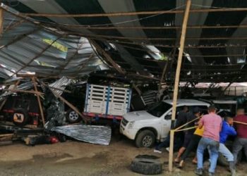 Avalancha sepultó parqueadero en Herrera, Tolima