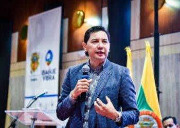 Concejal Correa cuestiona nuevo viaje del alcalde Hurtado