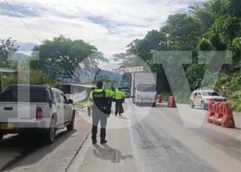 Paso a un carril en la vía Cajamarca- Ibagué