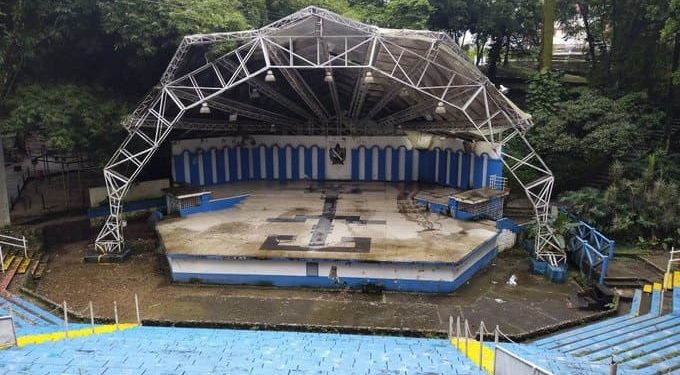 Hurtado firmó el emprestito para la “Operación Centenario” mientras todos estuvieron de fiesta