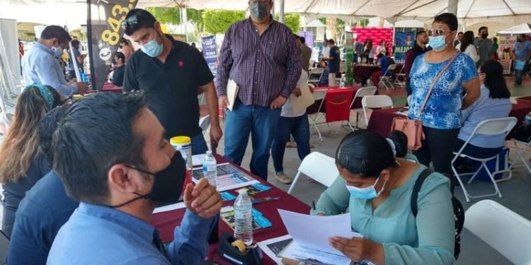 ¿Volverá el recargo nocturno a las 6:00 pm? Trabajadores guardan ilusión