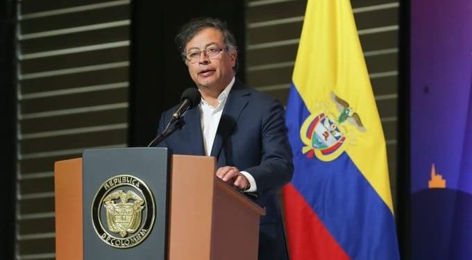 Imputaron a twitero que amenzó a Gustavo Petro