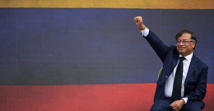 Gustavo Petro tomó posesión como presidente de Colombia