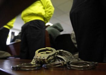 EnvĆan a la cĆ”rcel a policĆas involucrados en triple homicidio en Sucre