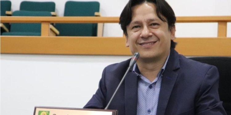 Candidato Renzo García, “si los sectores alternativos nos dividimos, se repite lo de 2019”.