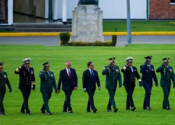 Generales de la Fuerzas Militares se enteraron de la decisión del cese al fuego por Twitter