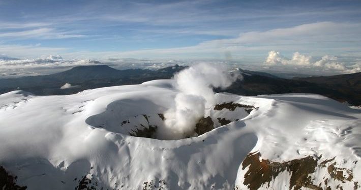 El Volcán Nevado del Ruiz activo pero tranquilo