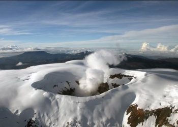 Se mantiene el Nevado del Ruiz en alerta Amarilla