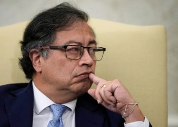 Encuesta Invamer dice que Gustavo Petro tiene un 57% de desaprobación