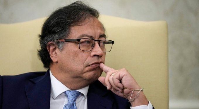 Encuesta Invamer dice que Gustavo Petro tiene un 57% de desaprobación