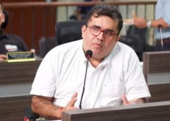 Correa denuncia complot al interior del Partido ADA para bloquear su candidatura