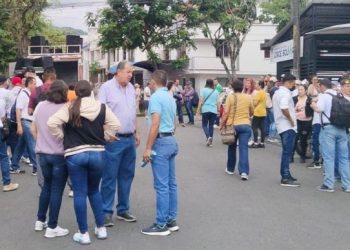 Paro de 24 horas por irregularidades que afectan a los docentes