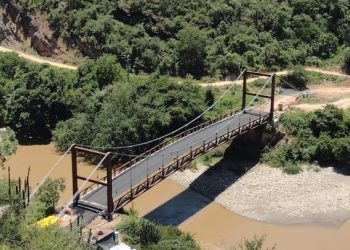 Entregan puente vehicular sobre el río Cabrera que conecta Tolima y Huila