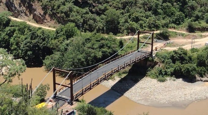 Entregan puente vehicular sobre el río Cabrera que conecta Tolima y Huila