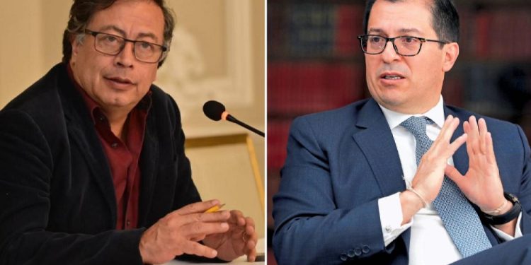 Fiscalía abrió investigación contra John Marulanda por manifestar “defenestrar al presidente”