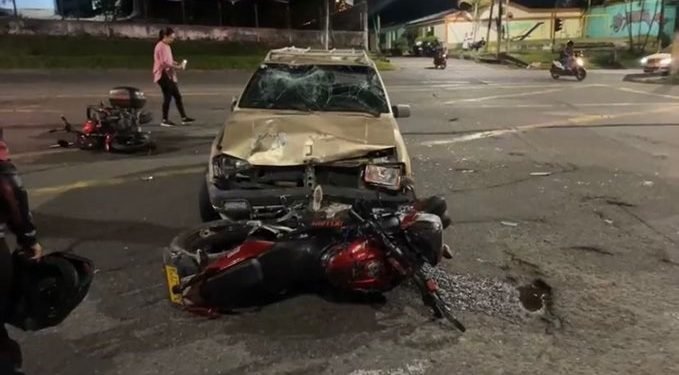 Conductor embrigado choca con motocicletas y deja cuatro heridos en Ibagué