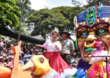 Sindicato de la Alcaldía de Ibagué desarrolló su desfile San Juanero
